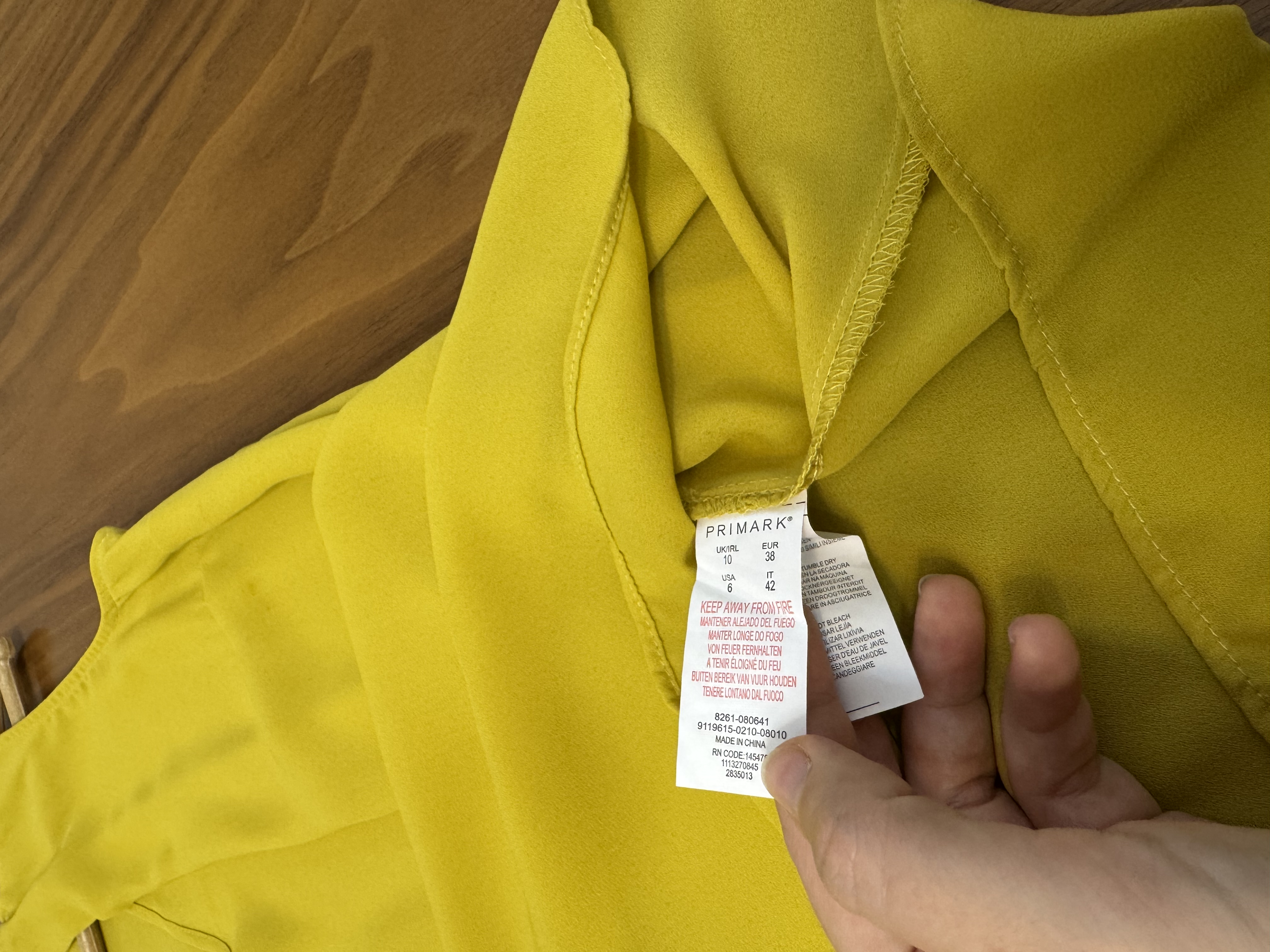 تاپ حرير خيلي ناز وخوشرنگ برند🦋primark🦋