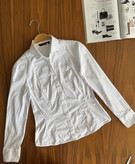 شومیز سفید خیلی ناز وکاربردی-پارچه چن سانت کشسانی دارد برندmassimo dutti