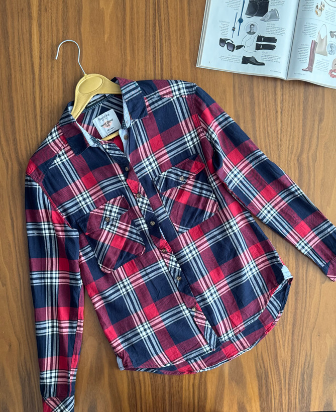 شومیز۱۰۰٪نخ پنبه خیلی لطیف و شیک برندbershka